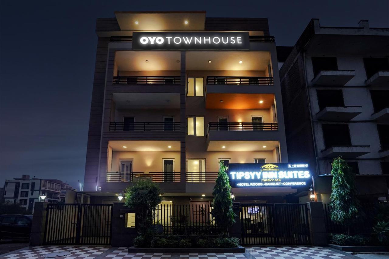 Super Townhouse Sector 57 Near Bestech Central Square Mall Gurgáon Exteriér fotografie