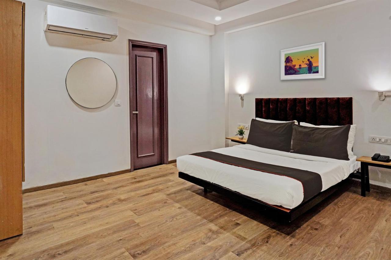 Super Townhouse Sector 57 Near Bestech Central Square Mall Gurgáon Exteriér fotografie