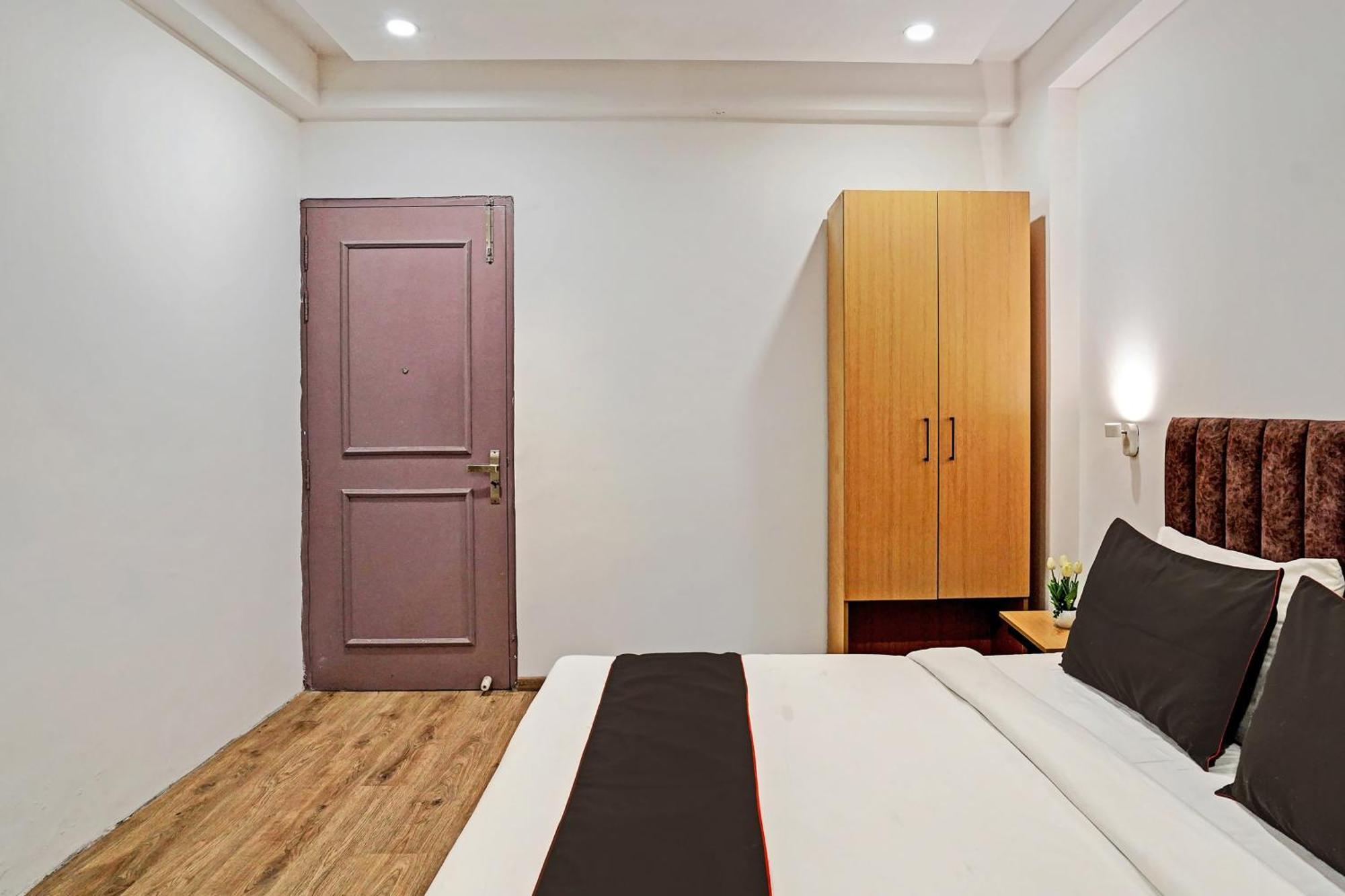Super Townhouse Sector 57 Near Bestech Central Square Mall Gurgáon Exteriér fotografie